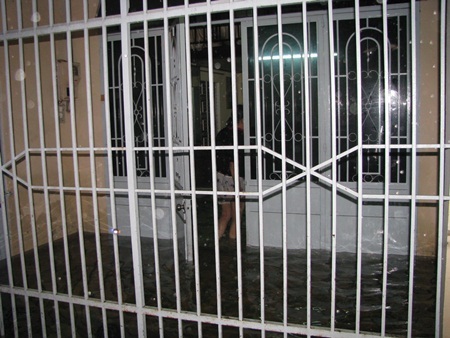 Đà Nẵng ngập to, cấm xe lưu thông qua Quốc lộ 1A trong đêm - 9