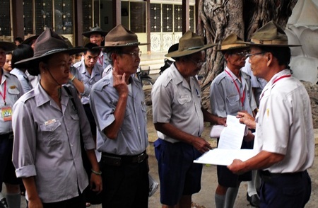 Phật tử tuổi cao vẫn nhiệt tình tiếp sức mùa thi - 2