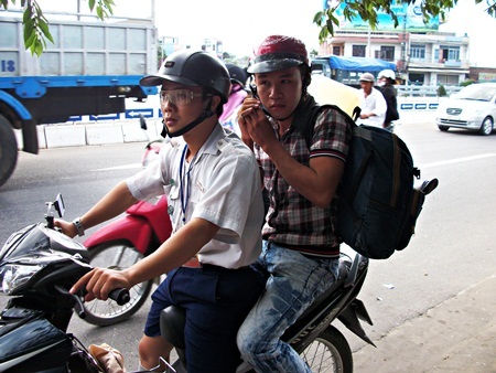 Phật tử tuổi cao vẫn nhiệt tình tiếp sức mùa thi - 5 Phật tử tuổi cao vẫn nhiệt tình tiếp sức mùa thi - 5