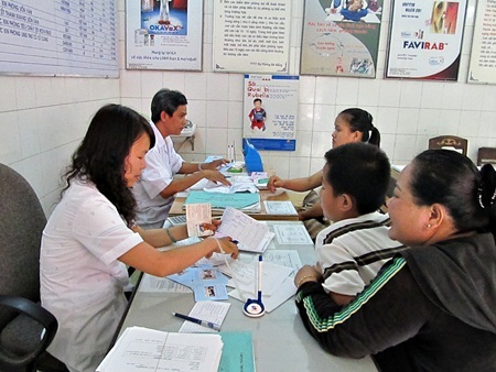 Đà Nẵng: Nườm nượp đi chích ngừa dịch bệnh - 2