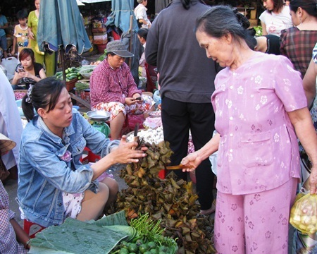 Tất bật sắm Tết diệt sâu bọ - 1