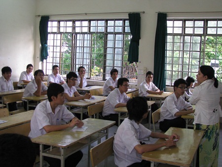 Nhiều thí sinh vắng thi do ốm đột xuất - 2