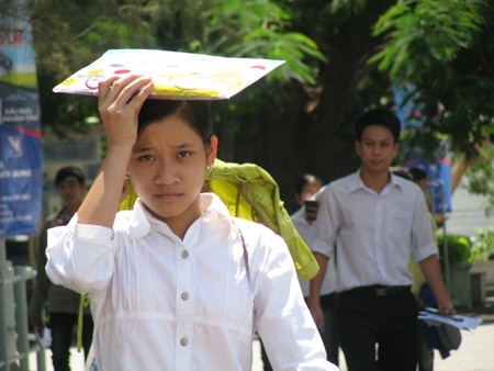 Đà Nẵng: 1 thí sinh ngất xỉu giữa buổi thi môn Toán - 1