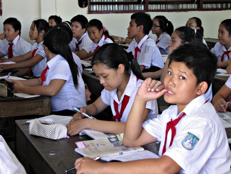 Thầy trò lo thấp thỏm vì phòng học nứt tường - 3