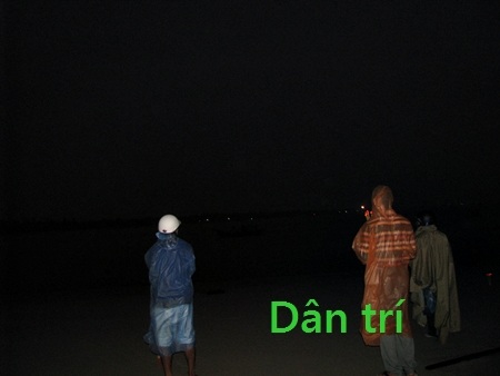 “Con ơi con ở đâu giữa mênh mông biển lạnh!” - 9