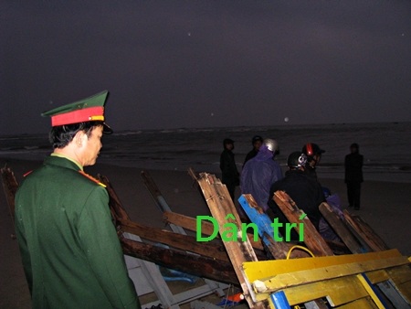 “Con ơi con ở đâu giữa mênh mông biển lạnh!” - 3