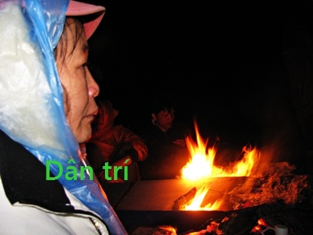 “Con ơi con ở đâu giữa mênh mông biển lạnh!” - 1