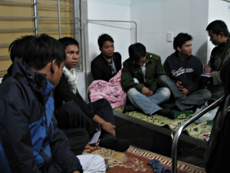 Vụ chìm tàu ở Cửa Đại: Vẫn còn 5 người mất tích, thêm một nạn nhân tử vong - 1