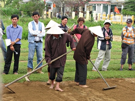 Quảng Nam tưng bừng lễ hội cầu bông  - 10