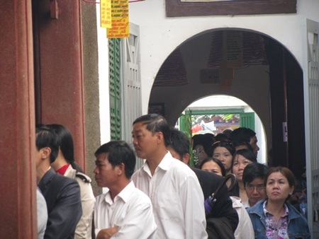 “Rồng rắn” đội nắng xin lộc, xin xăm - 9