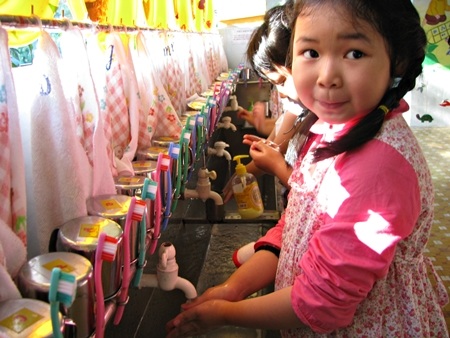 Trường mầm non “căng mình” phòng dịch tay - chân -miệng - 3