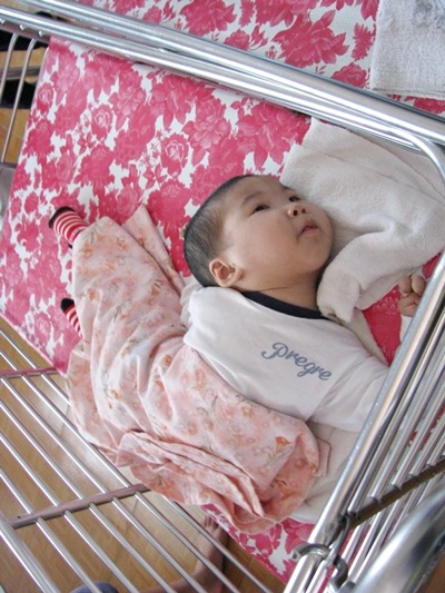 Bé Nhân Hậu đón nhận nhiều yêu thương trong ngày sắp Tết - 1