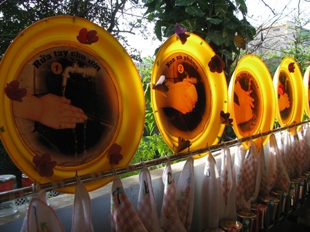 Trường mầm non “căng mình” phòng dịch tay - chân -miệng - 4