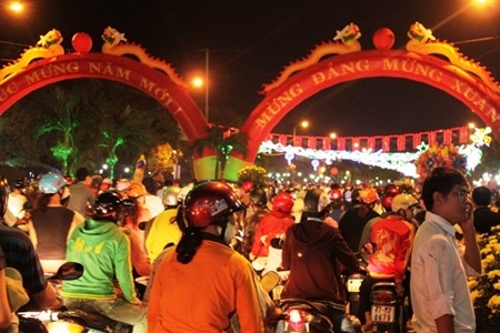 Cả nước hân hoan gõ cửa mùa xuân mới - 19