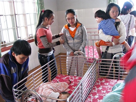 Bé Nhân Hậu đón nhận nhiều yêu thương trong ngày sắp Tết - 3