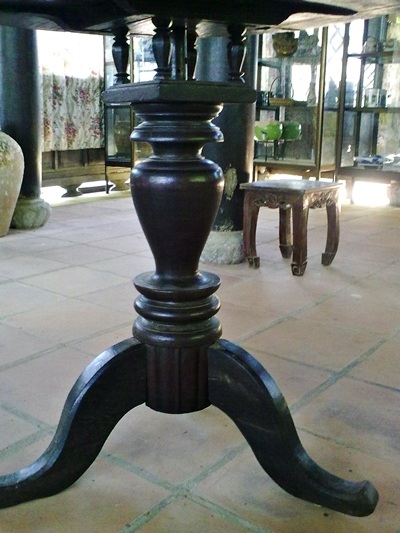Kỳ lạ bàn cổ tự xoay ở Hội An - 3 Kỳ lạ bàn cổ tự xoay ở Hội An - 3