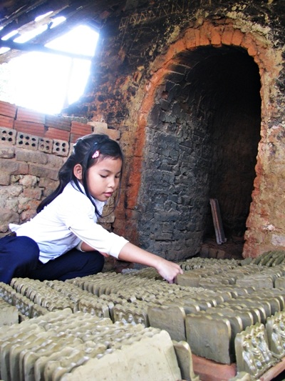 Sắp Tết về làng làm ông Táo - 7