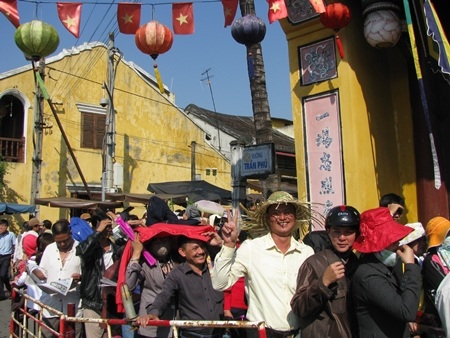 “Rồng rắn” đội nắng xin lộc, xin xăm - 5