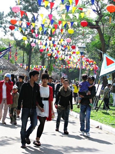 Rộn ràng Tết xưa, Tết nay - 1