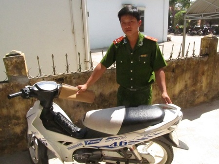 Bắt nóng 3 đối tượng đánh người, cướp của