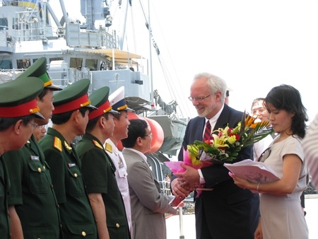 3 tàu Hải quân Hoa Kỳ cập cảng Tiên Sa - Đà Nẵng