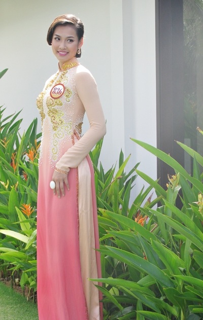 Dịu dàng, duyên dáng với áo dài