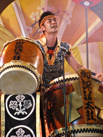 tiết mục biểu diễn trống OSUWA 