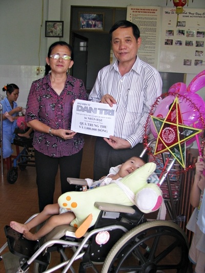 Đà Nẵng:  Trào quà Tết trung thu đến bé Nhân Hậu