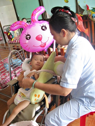 bé Nhân Hậu lớn lên từng ngày