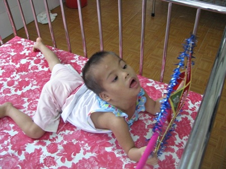 Đà Nẵng:  Trào quà Tết trung thu đến bé Nhân Hậu