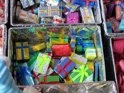 Hàng hóa phong phú nhưng cận ngày, thị trường Noel tại Đà Nẵng vẫn chưa mấy sôi động.