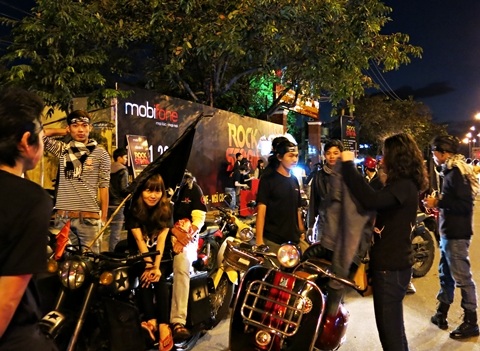 Giới trẻ Đà Nẵng háo hức đi xem RockStorm sớm hơn giờ chương trình bắt đầu