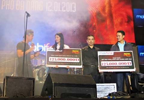 RockStorm “hâm nóng” Đà Nẵng