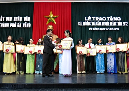 Lễ trao Giải thưởng Tỏa sáng Blouse trắng vừa diễn ra chiều 27/2 tại Đà Nẵng