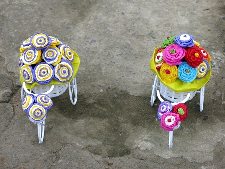 Có cả những cửa hàng của các bạn trẻ tình nguyện kinh doanh vì mục đích từ thiện