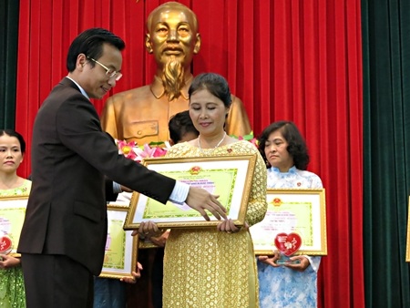 Lễ trao Giải thưởng Tỏa sáng Blouse trắng vừa diễn ra chiều 27/2 tại Đà Nẵng