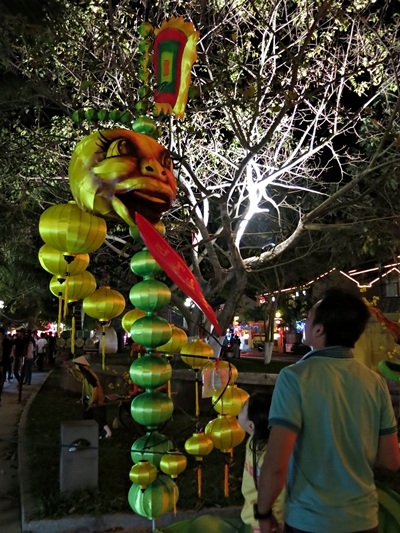 Con rắn - biểu tượng năm Quý Tỵ được thể hiện với nhiều tác phẩm sáng tạo khéo léo