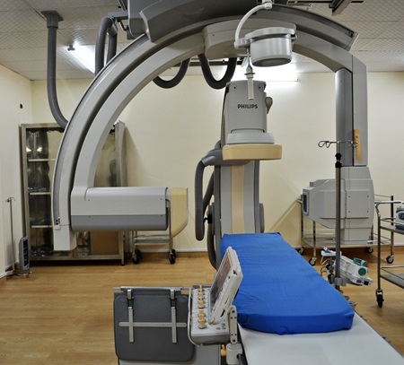 Bệnh viện Đà Nẵng nhận máy chụp mạch kỹ thuật số xóa nền 26 tỷ đồng