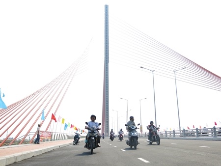 Cầu mới Trần Thị Lý cũng chính thức thông xe từ hôm nay, 29/3