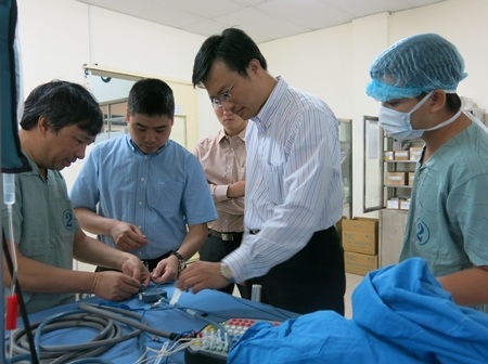 Trang thiết bị được kiểm tra kỹ lưỡng trước khi đưa vào điều trị