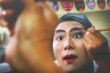 Hóa trang - Nguyễn Quang