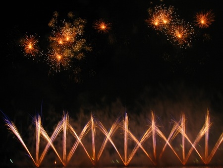 Những hiệu ứng pháo hoa tinh tế, bay bổng của nhà Parente (Ý) - quán quân DIFC 2012