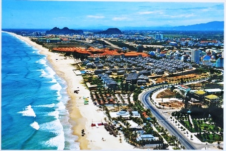 Nhìn về phía Đông Nam Đà Nẵng - Đặng Văn Nở