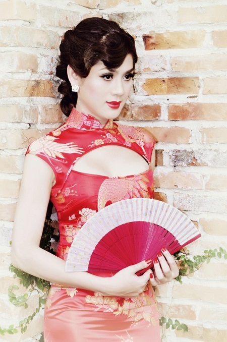 “Công chúa” Lâm Chi Khanh hóa... giai nhân đẹp mặn mà - 4 Vẻ đẹp mặn mà của Khanh trong hình ảnh mới nhất