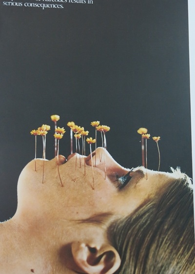 Hãy giúp đỡ những người giúp đỡ người khác - Áp phích của Hội Chữ thập đỏ