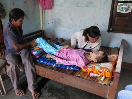 Xót lòng cô gái trẻ chết mòn trên giường bệnh vì u tiểu não