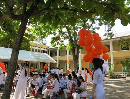 Nhớ bao nhiêu là kỷ niệm nơi sân trường thuở học trò.