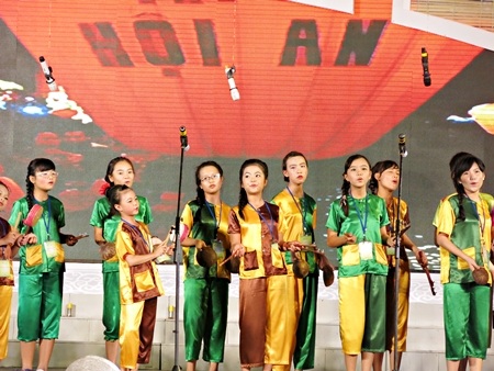 Các tiết mục trình diễn của chủ nhà Việt Nam trong đêm khai mạc Liên hoan