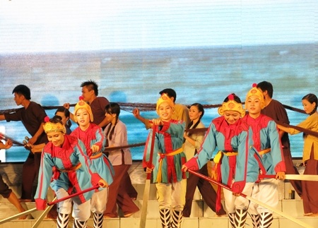 Các tiết mục trình diễn của chủ nhà Việt Nam trong đêm khai mạc Liên hoan