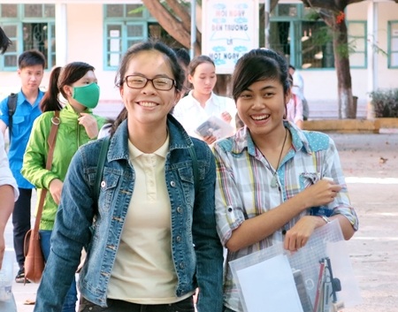 Thí sinh dự thi vào ĐH Đà nẵng năm 2013.